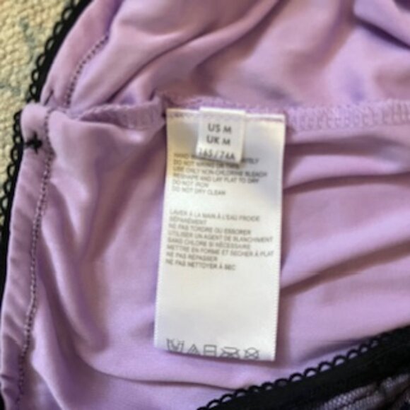 🧡 3/15 Urban Outfitters Mini Skirt with Lace/Mesh Like Design Women’s M - Picture 9 of 9